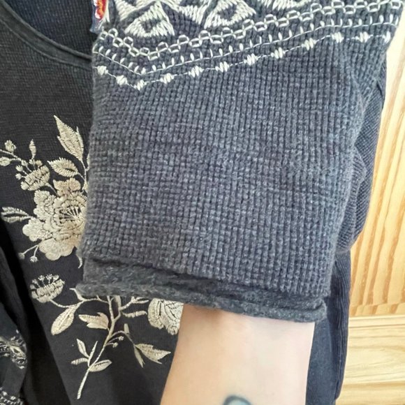 Johnny Was comfy cozy thermal - Picture 5 of 9